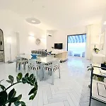 Lejlighed Dimora Collection - - Boutique Luxury With Direct Sea View And Access